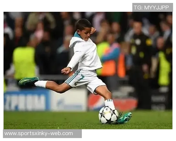 弗朗西斯科王入选葡萄牙U16大名单C罗儿子迷你罗同队引关注